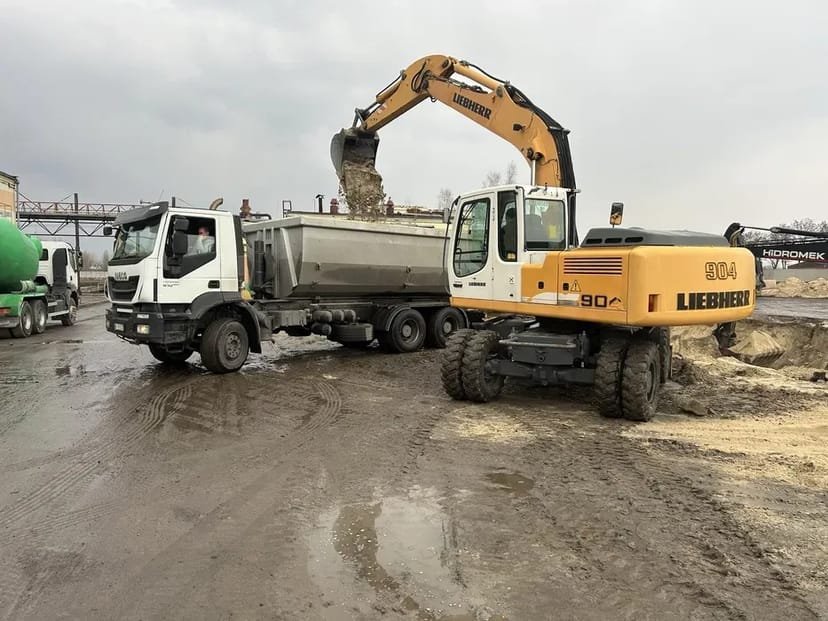 Послуги оренди повнооборотного колісного екскаватора Lidher