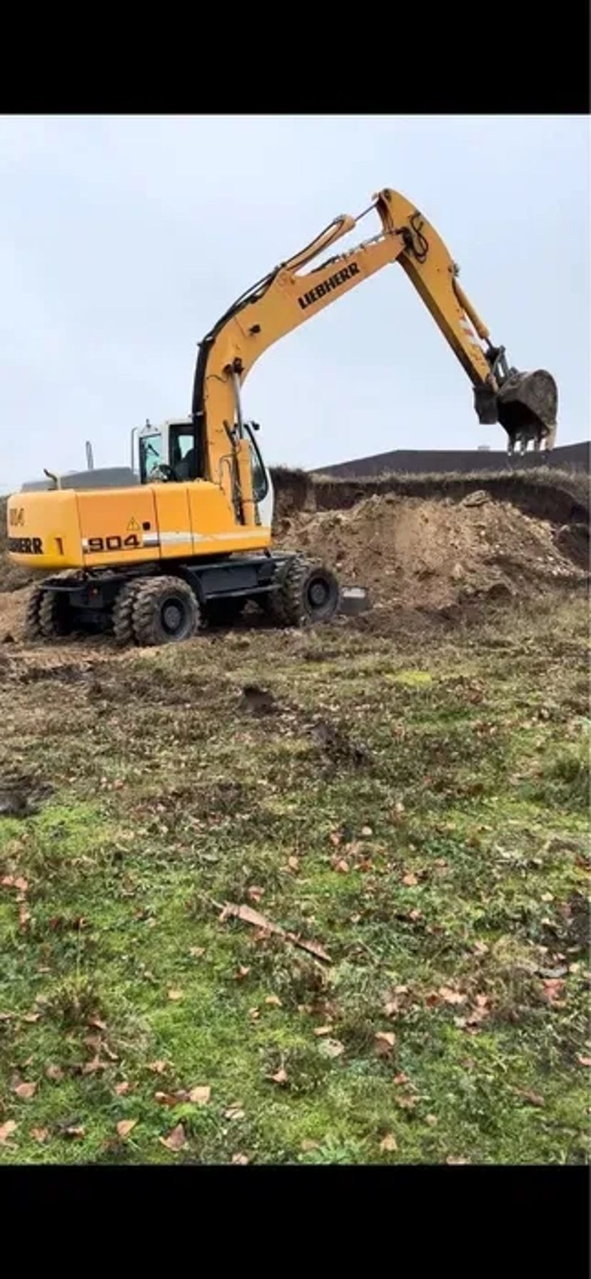 Послуги оренди повнооборотного колісного екскаватора Lidher
