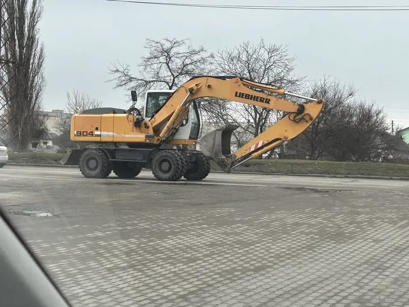 Послуги оренди повнооборотного колісного екскаватора Lidher