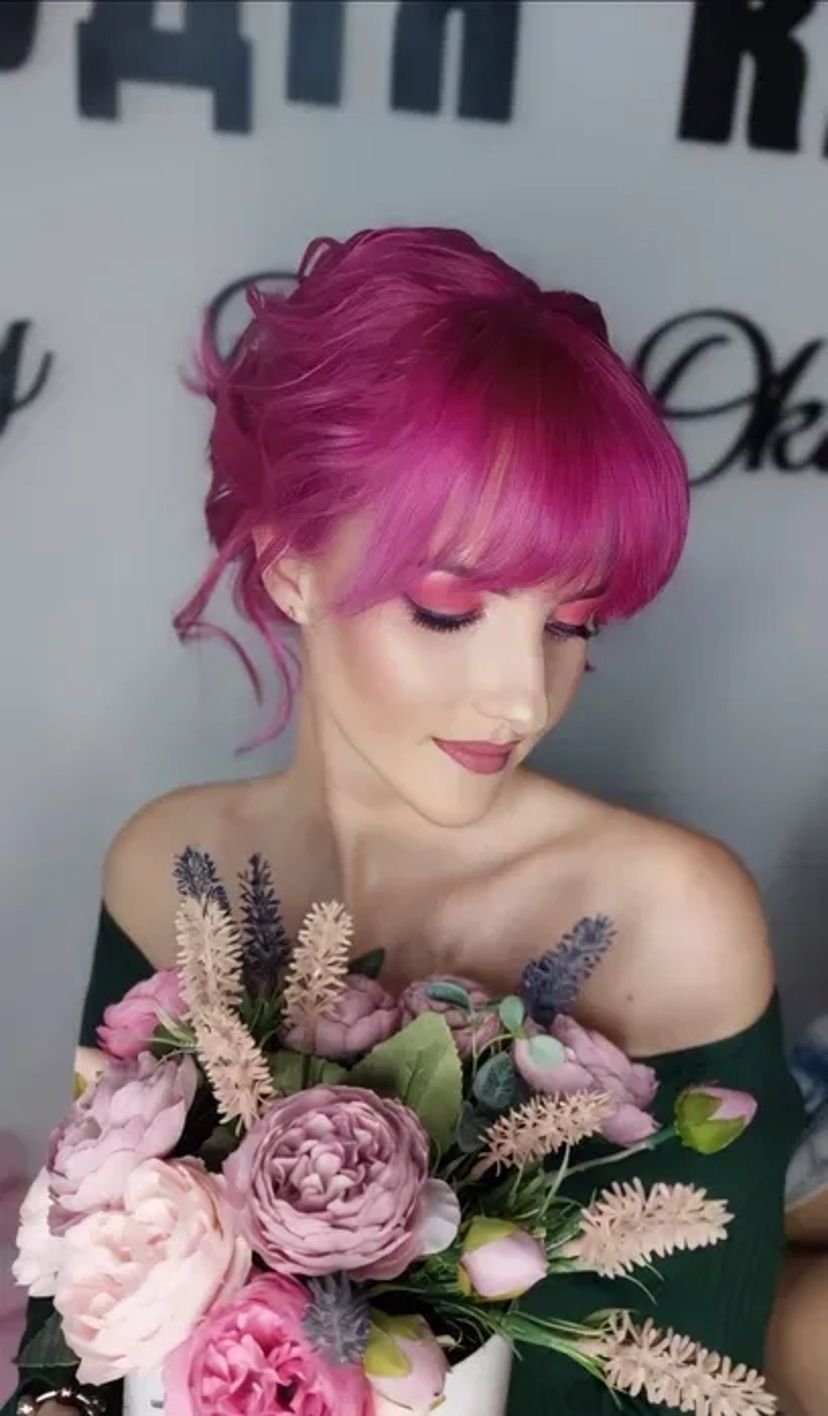 Професійний макіяж, зачіски. Локони, весільна зачіска. Візаж