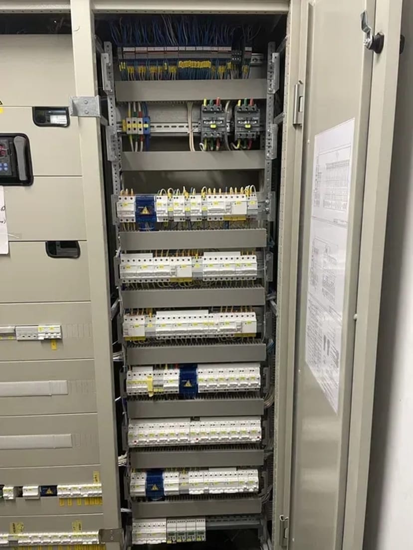 Електромонтажні роботи. Електрик