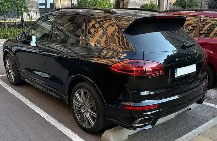 259 Porsche Cayenne чорний на весілля з водієм