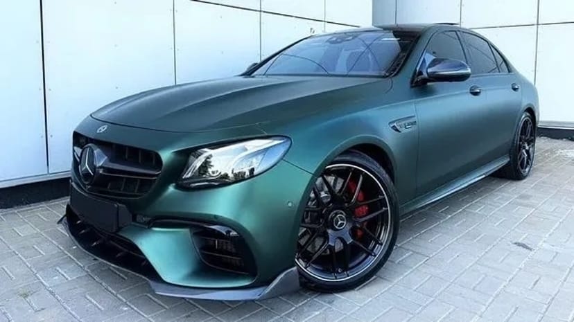 207 Mercedes-Benz E63s без водія