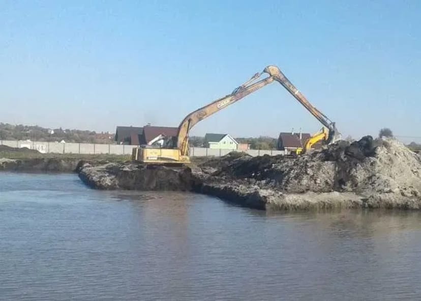 Чистка копання водойм: річок, ставків, озер, каналів, намив піску