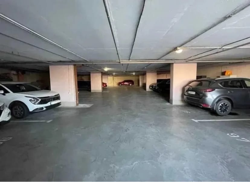 Паркомісце у критому паркінгу — Драгоманова 1Н