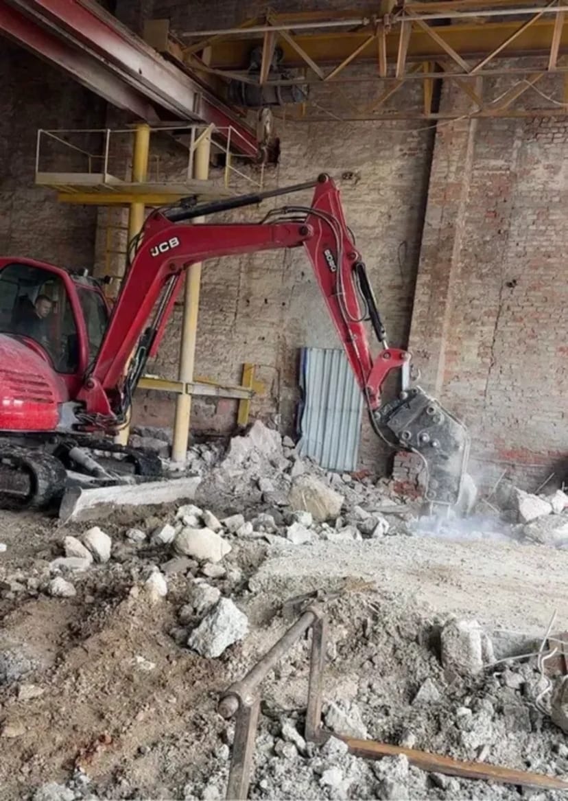 Екскаватор JCB 8т з гідромолотом