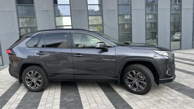 Авто Toyota Rav4 на весілля, Весільний кортеж, трансфер