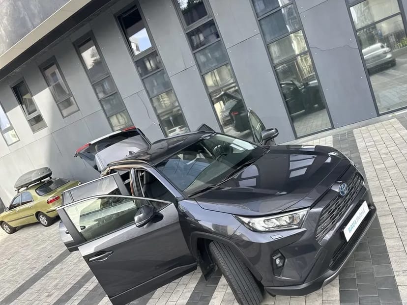 Авто Toyota Rav4 на весілля, Весільний кортеж, трансфер