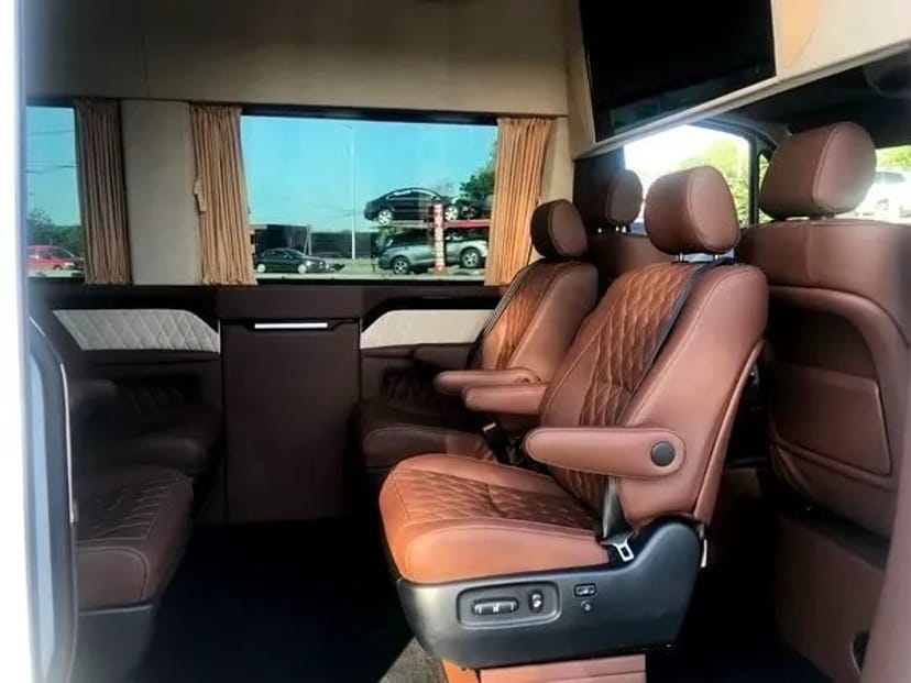 038 Mercedes Sprinter на весілля vip бус без водія