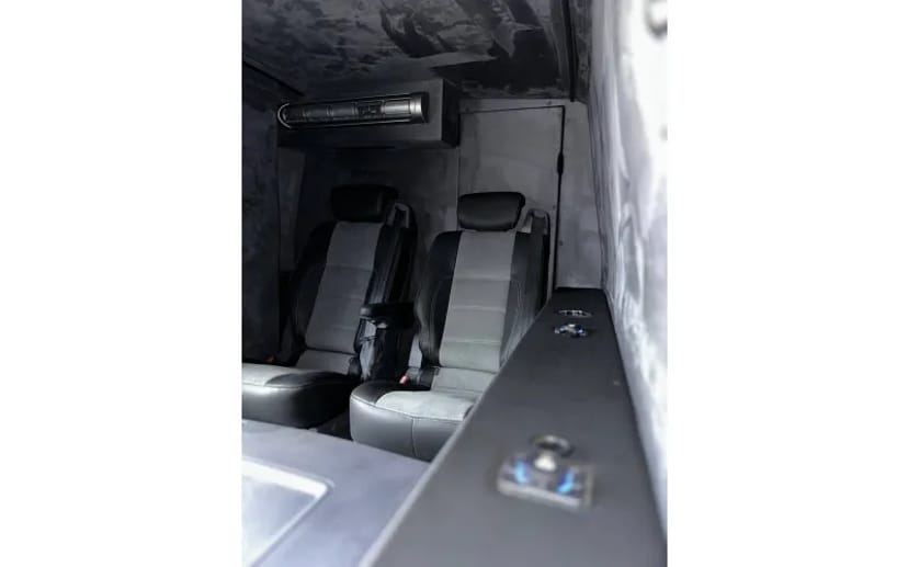 Volkswagen T5 пасажир, Броньований