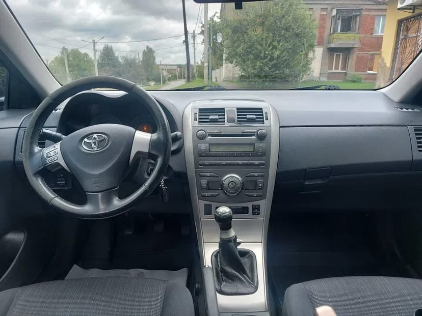 Авто Toyota corolla