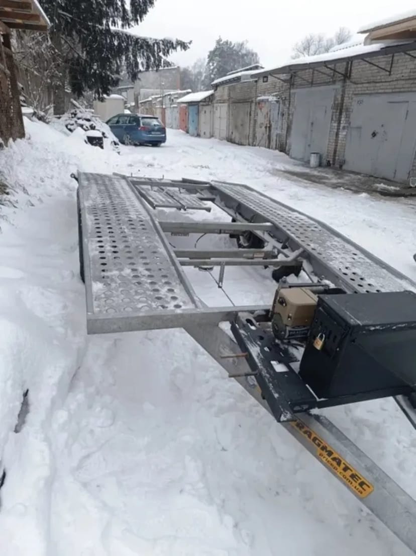 Лавета з електричною лебідкою.