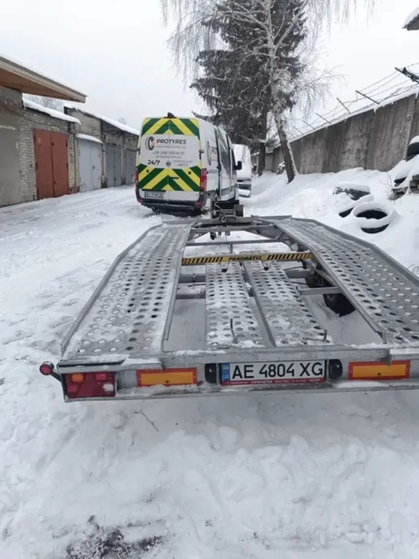 Лавета з електричною лебідкою.