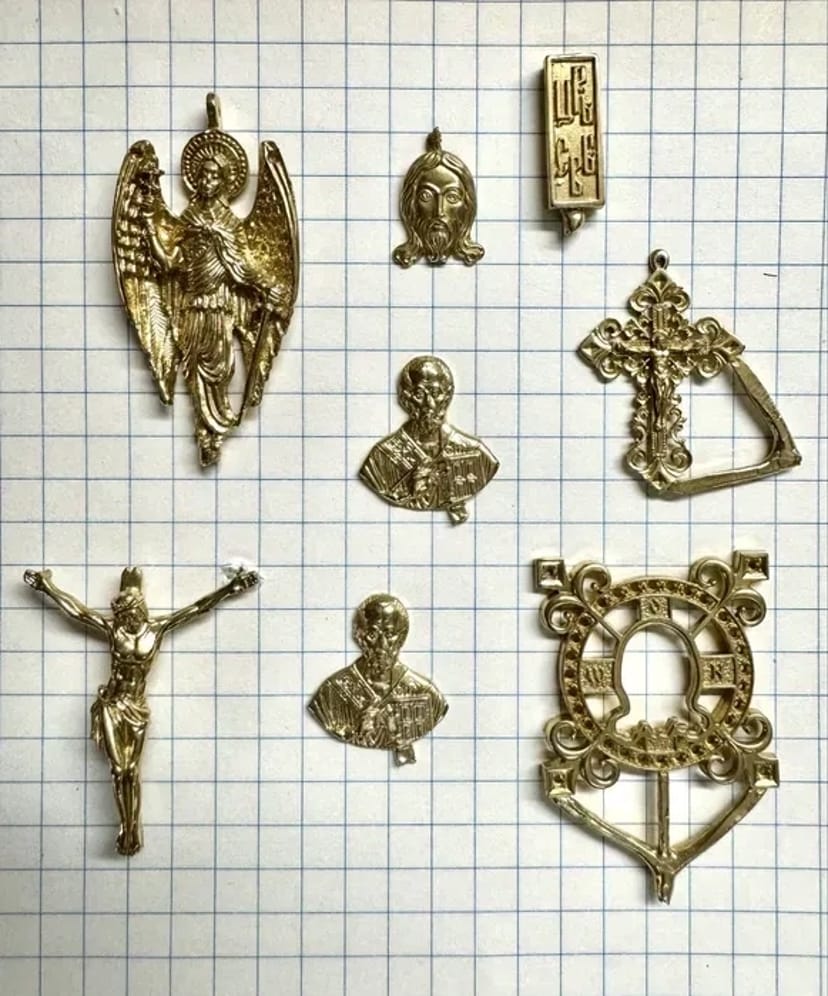 Вакуумне лиття: срібло, бронза, латунь, золото — під замовлення)