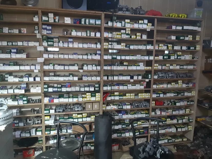 Проточка гальмівних дисків без зняття ремонту супорта реставрація скоби