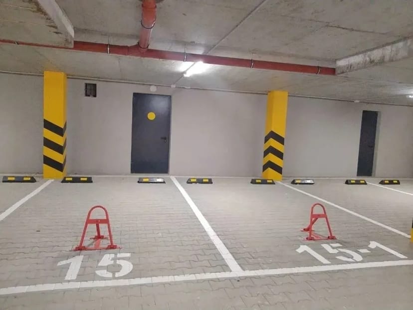 Паркомісце в новобудові Park Estate