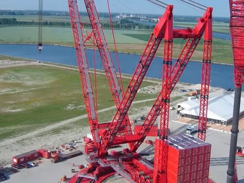 Кільцевий кран Mammoet PTC 200. Потужний!