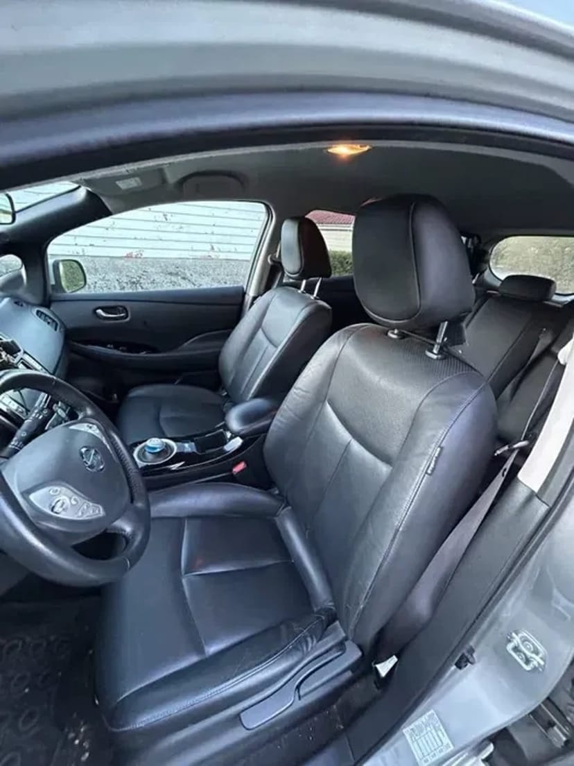 Авто Nissan leaf ніссан ліф