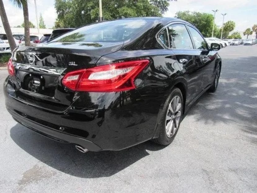 Авто Nissan Altima