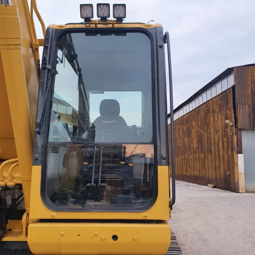 Екскаватор гусеничний KOMATSU PC 210 LC