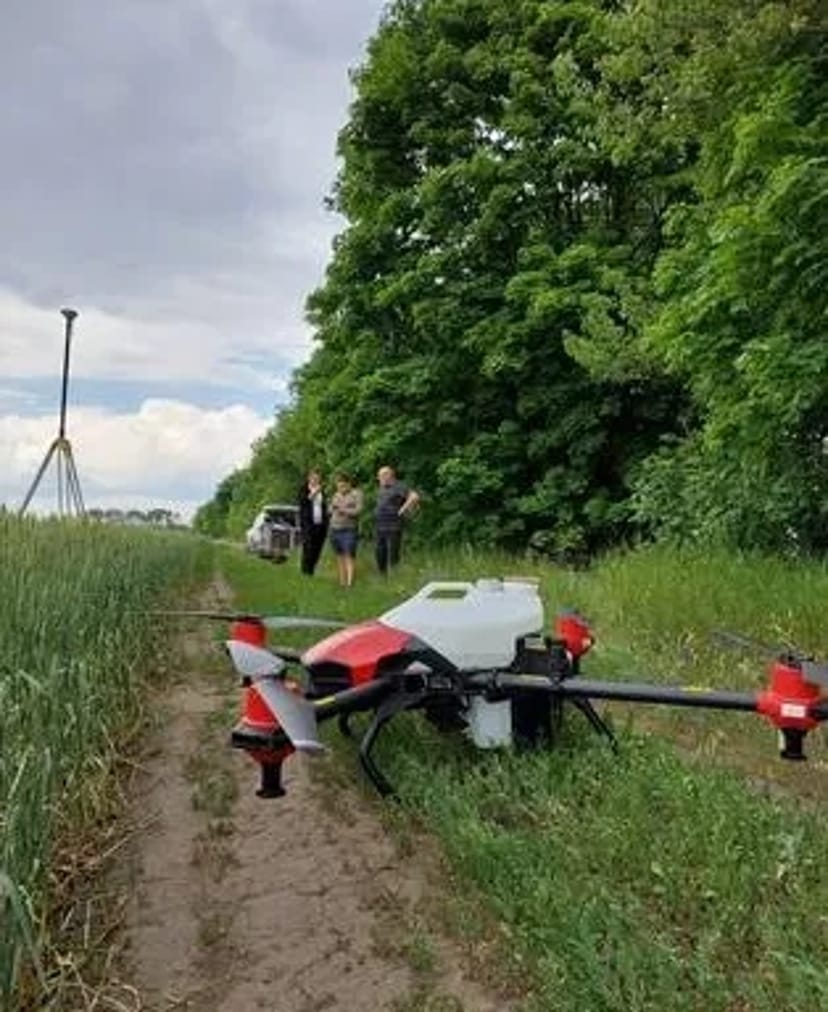 Обприскувач агродрон для внесення ЗЗР дрон беспилотник, дроны XAG навчання гарантія
