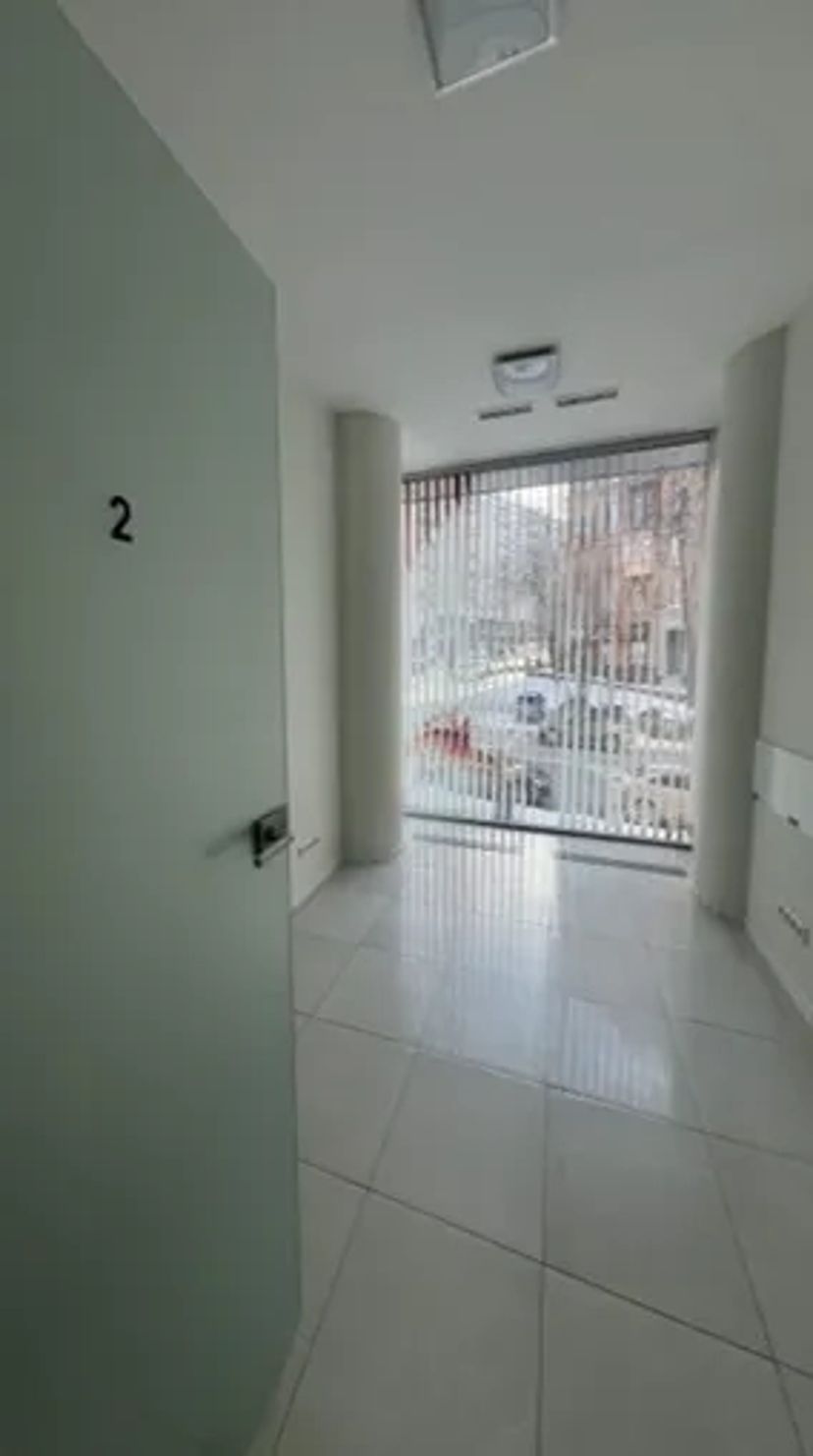 Фасадне приміщення 232 м2 в Печерському районі