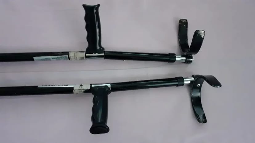 Інвалідна коляска, ходунки, милиці, тростина