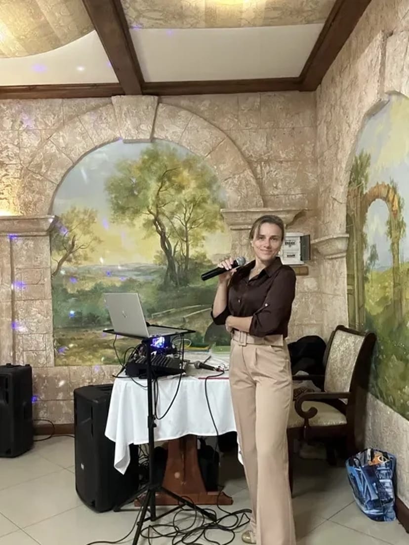 Ведуча+Dj, Тамада, Співачка - 7900