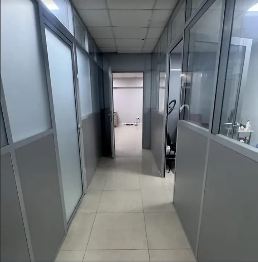 Офісне приміщення на вул. Квартальна, приміщень - 1