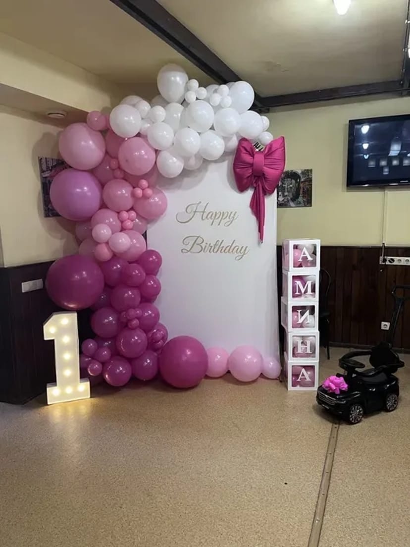 Готова фотозона для свята.