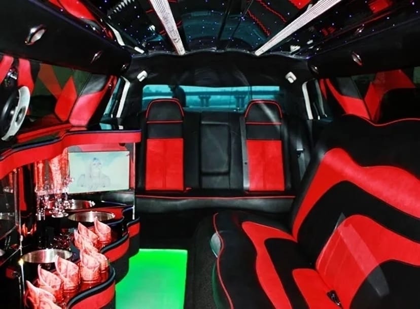 009 Лімузин на весілля Chrysler 300C бордовий