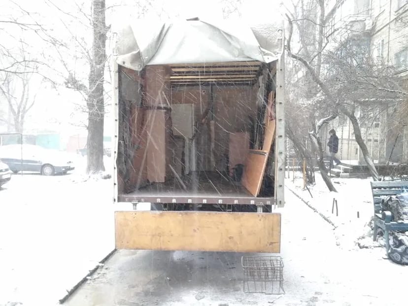 Вантажоперевезення. Домашній переїзд. Розбирання та збирання меблів.
