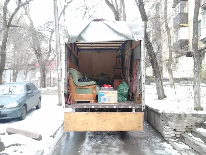 Вантажоперевезення. Домашній переїзд. Розбирання та збирання меблів.