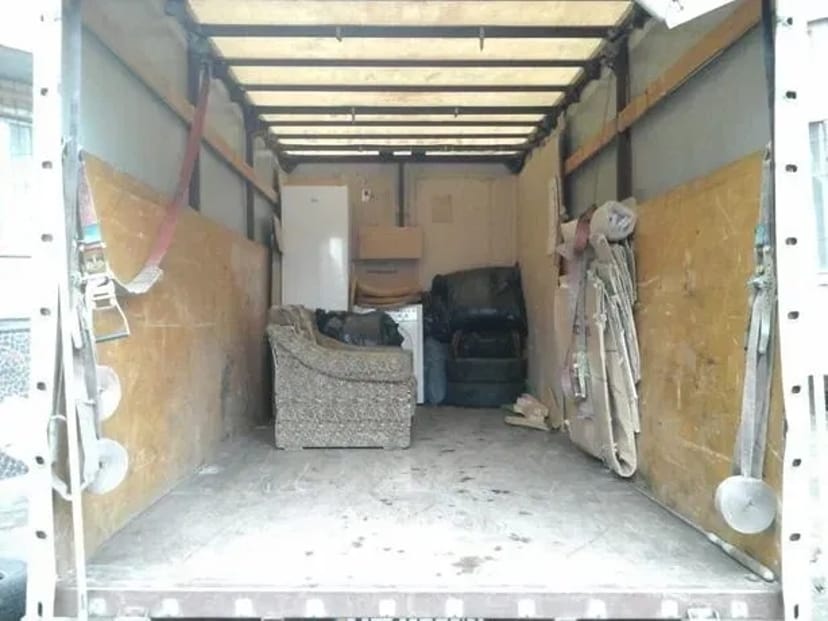 Вантажоперевезення. Домашній переїзд. Розбирання та збирання меблів.