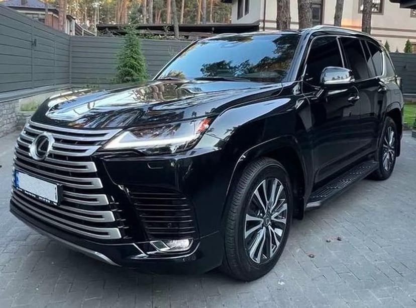 059 Позашляховик Lexus LX 500 без водія