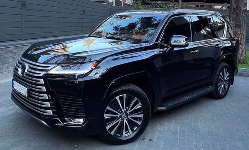 059 Позашляховик Lexus LX 500 без водія