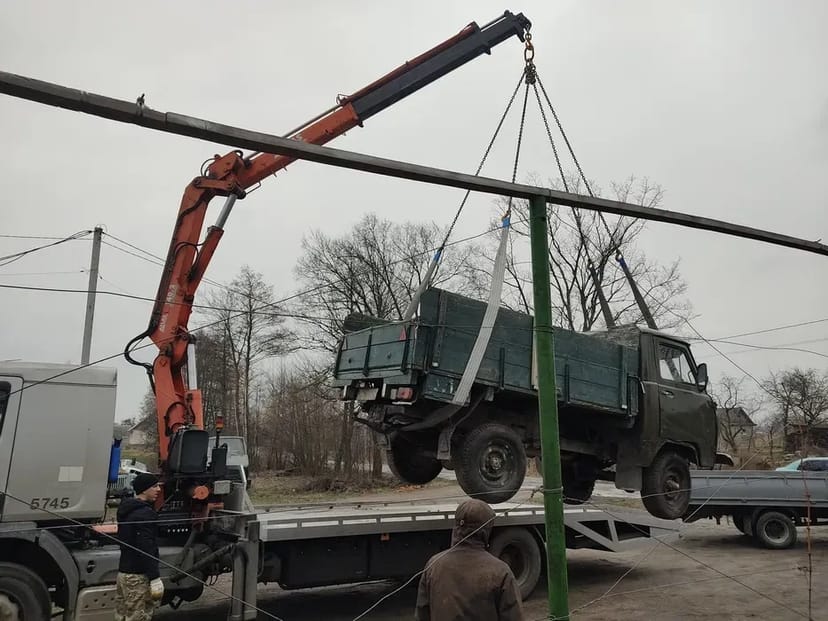 Евакуатор Сарни цілодобово. Евакуатор з маніпулятором 10т.