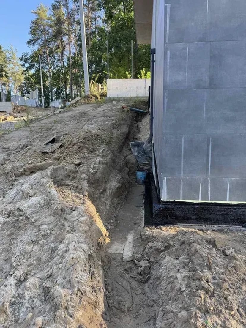 Розчищення ділянки демонтаж валка обрізка дерев корчування екскаватор