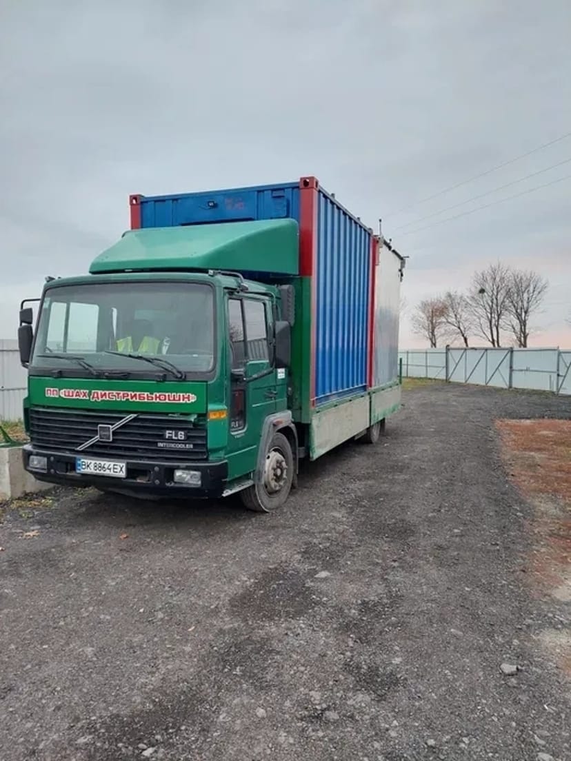 Контейнери та вагончики