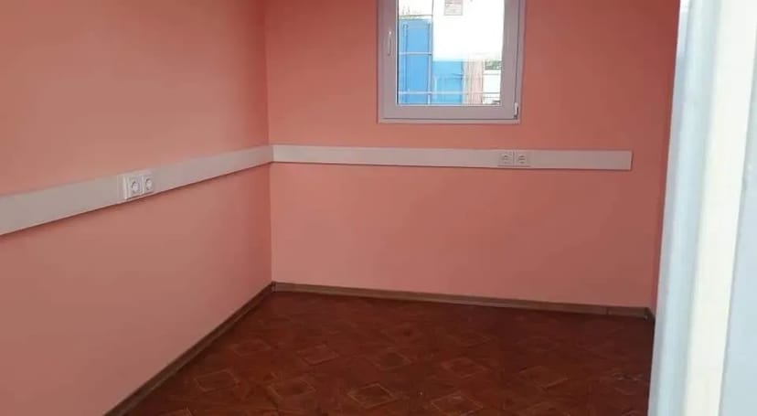 Контейнери та вагончики