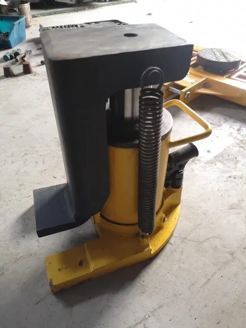 Підкатні такелажні роликові опори, домкрат