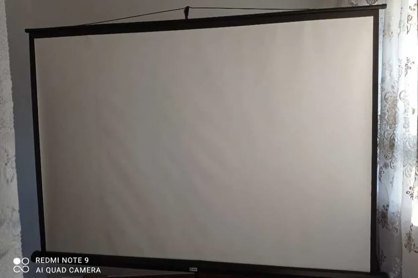 BenQ W700+: проектор на ваше свято