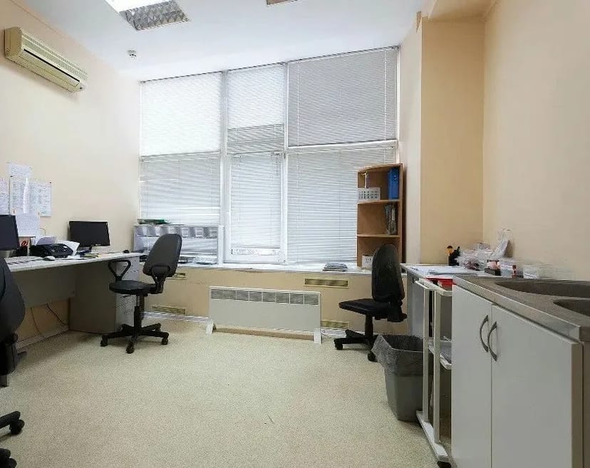 Фасадне приміщення 291 м2 в Солом'янському районі Києва