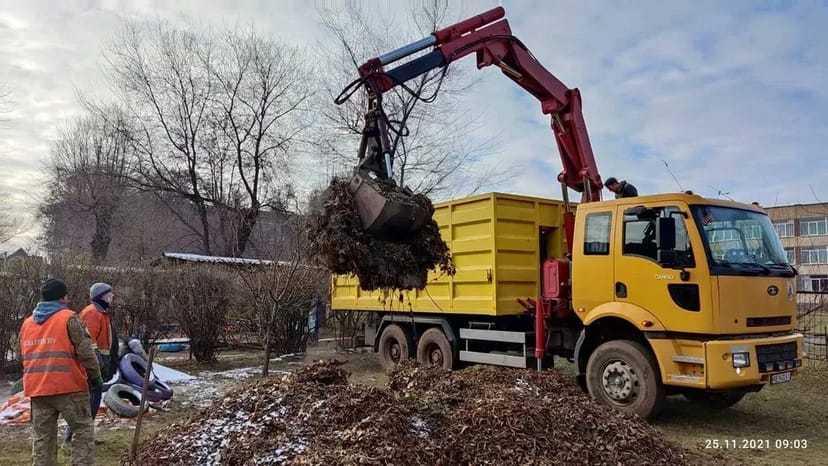 Вивезення смітя, розчистка територій, обрізка дерев