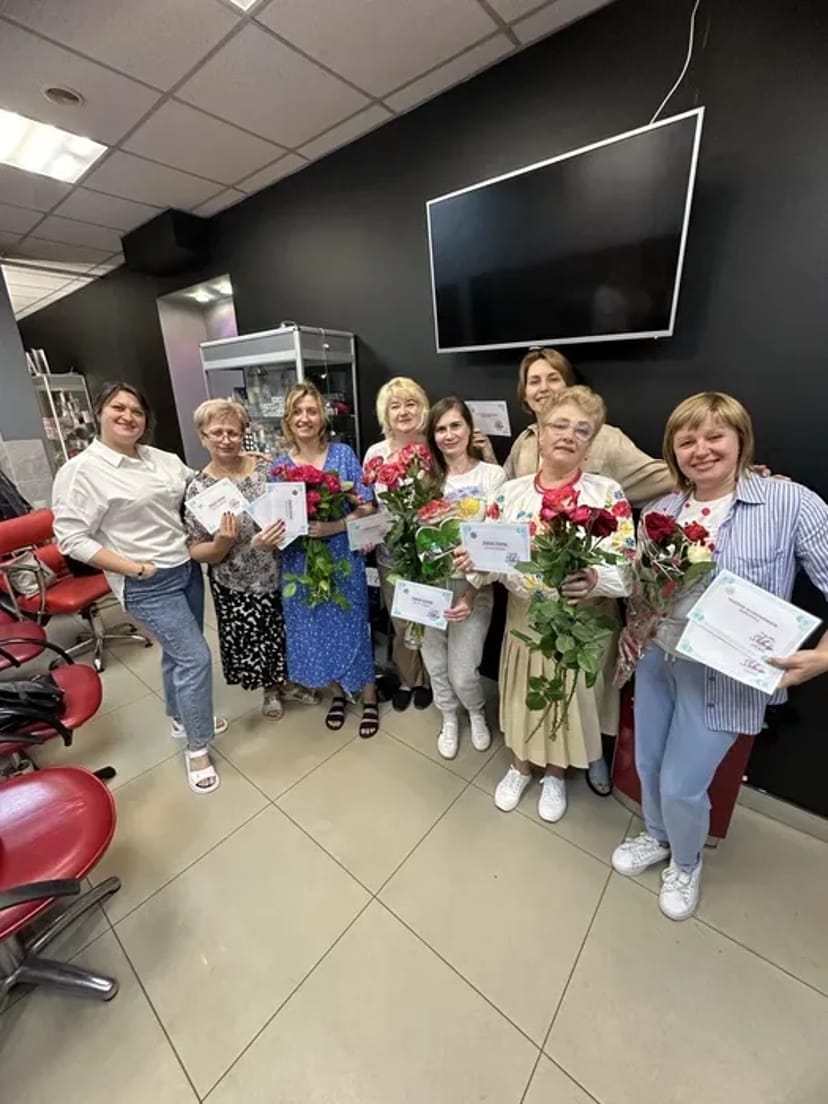 Курси перукарів та манікюру "Селена".