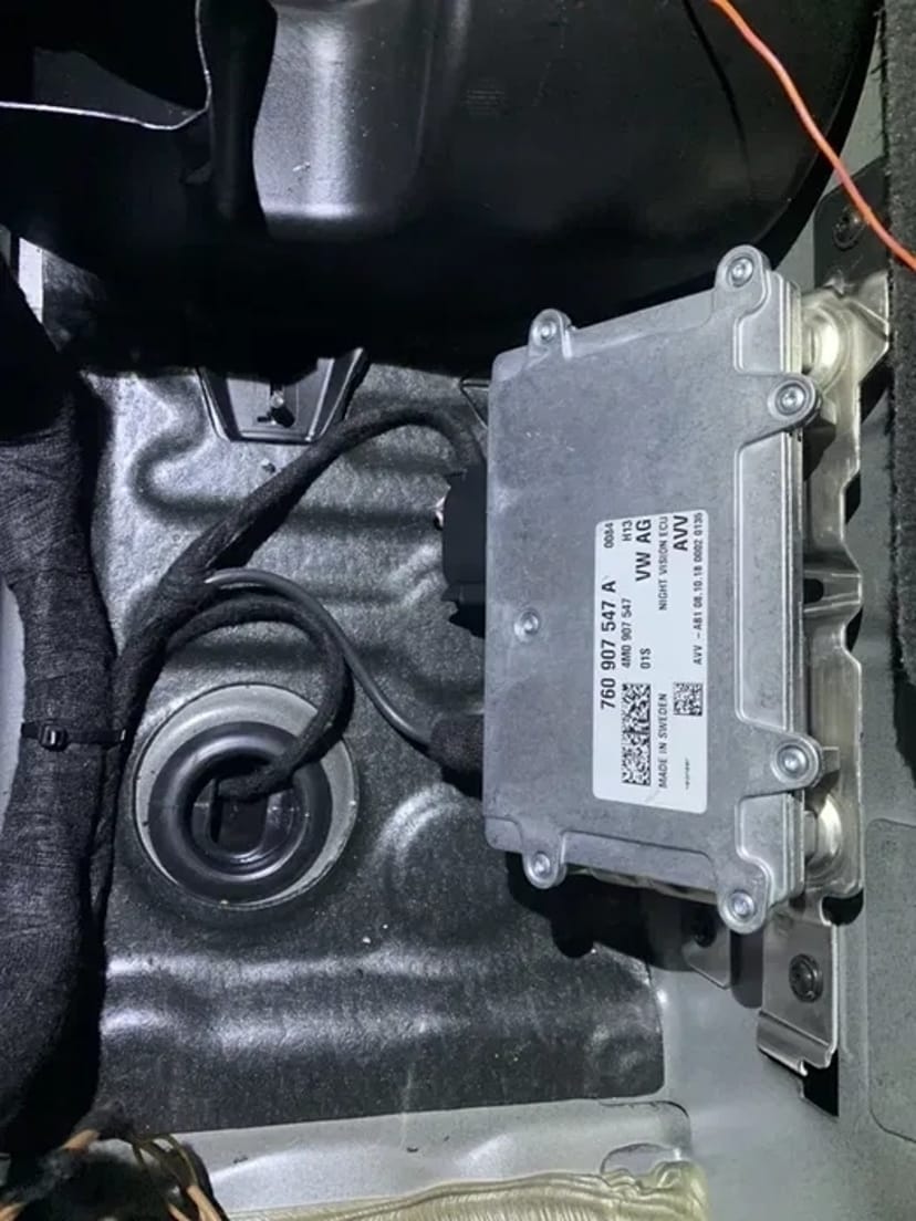 Камера Ночное виденье - Night Vision Touareg CR, Audi Q7, Q8, A6-8