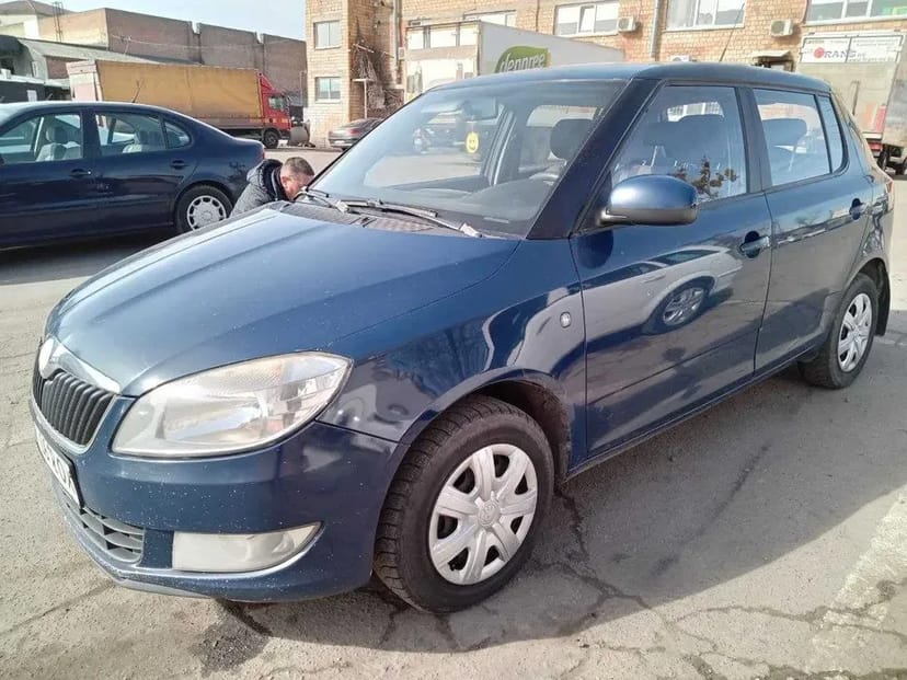 Автомобілі у Києві для таксі та особистого використання