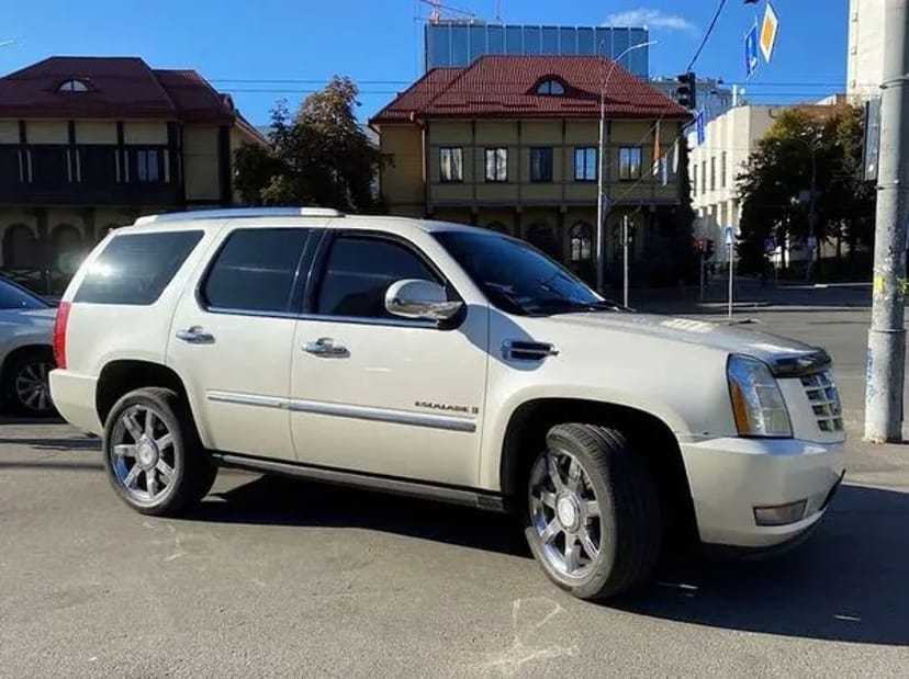 232 Позашляховик на весілля Cadillac Escalade білий