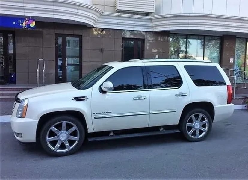 232 Позашляховик на весілля Cadillac Escalade білий
