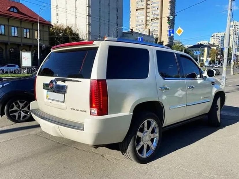 232 Позашляховик на весілля Cadillac Escalade білий